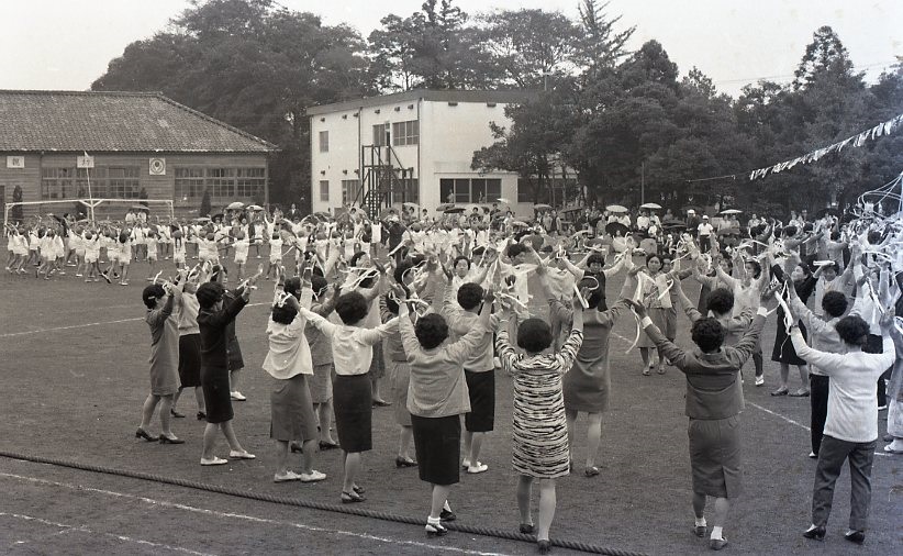 1970　三保谷小親切踊り045.jpg